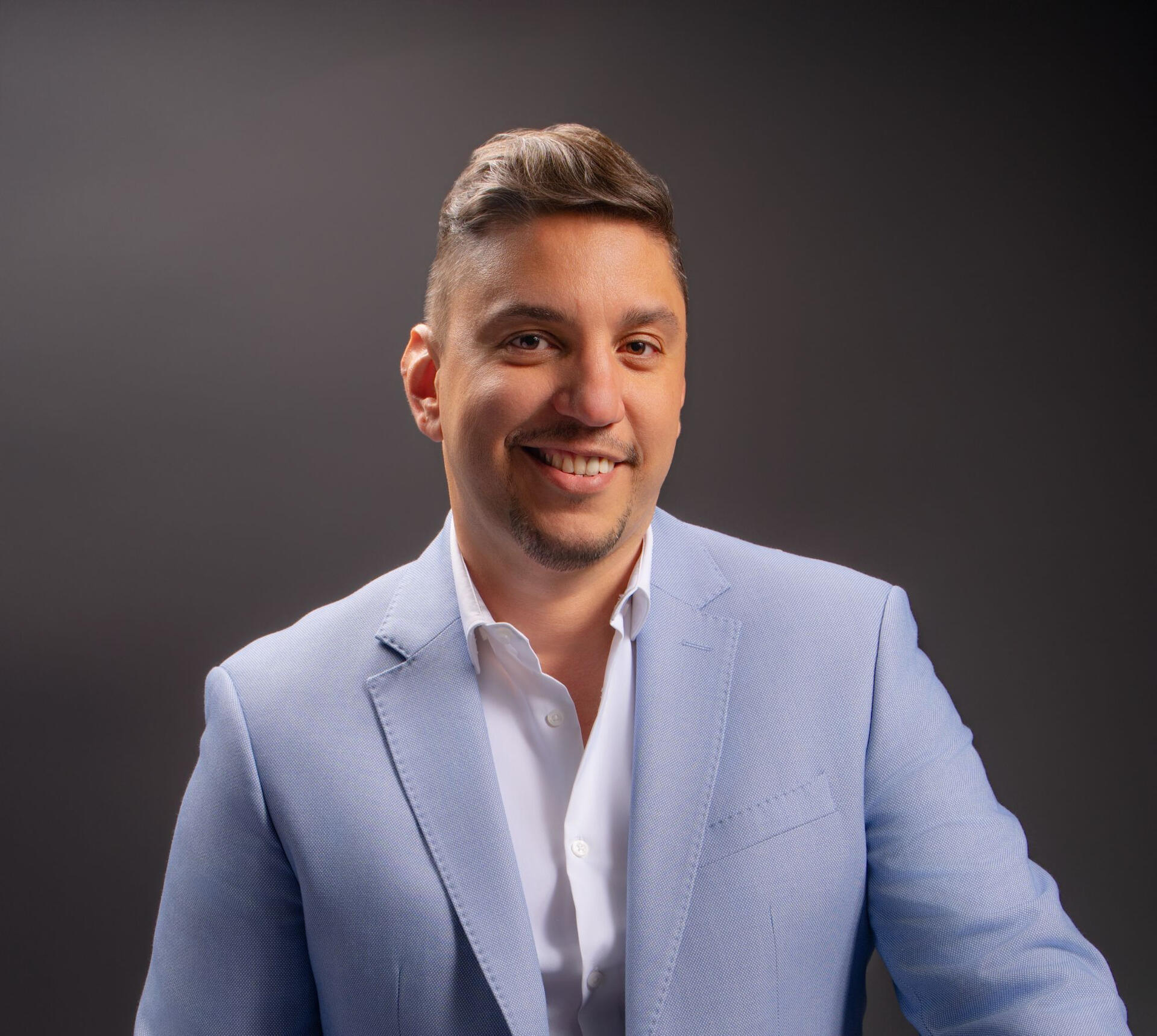 Rodney Moya, Spanish tutor
